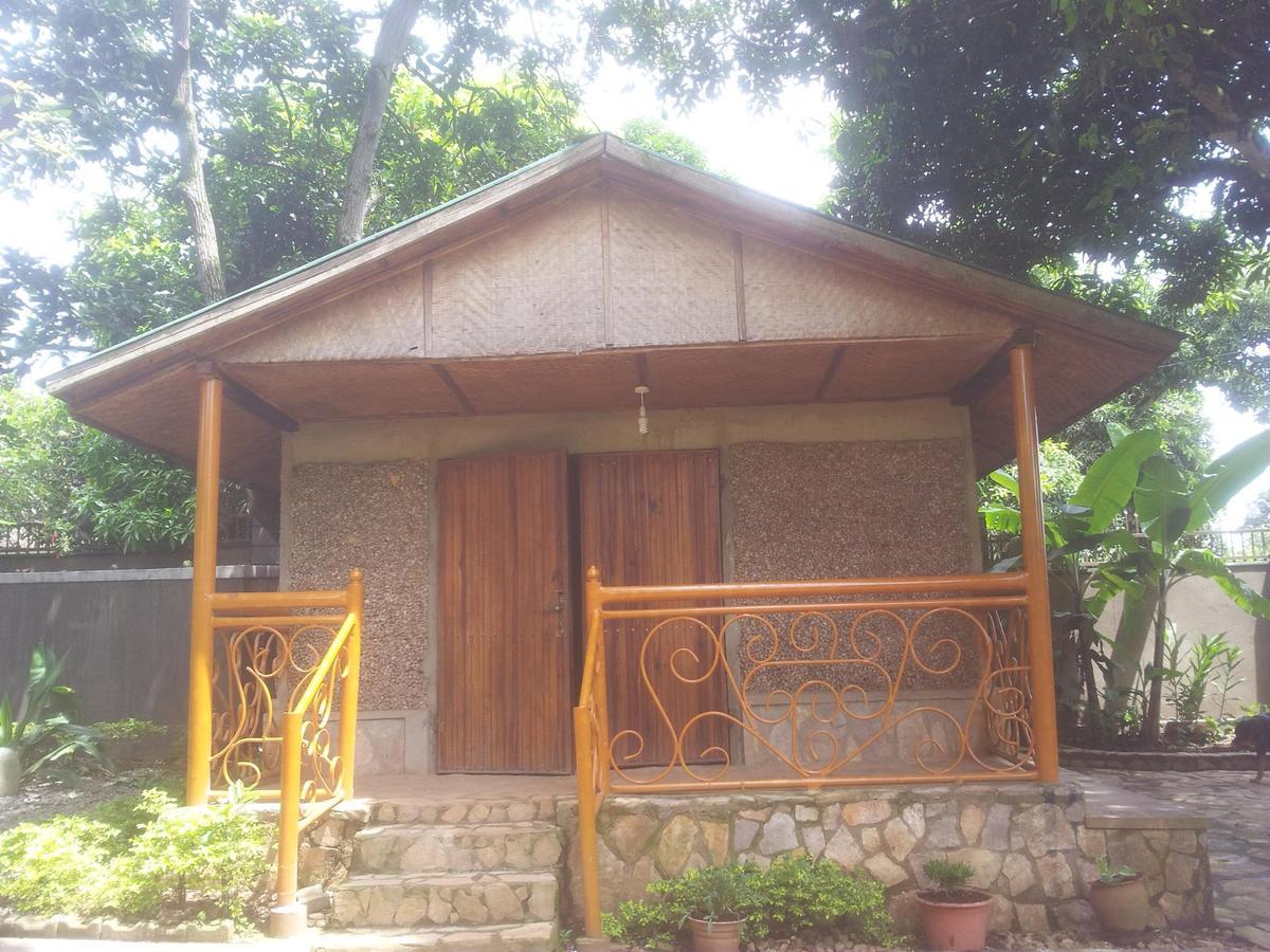 Airport Guesthouse Entebbe Exterior photo