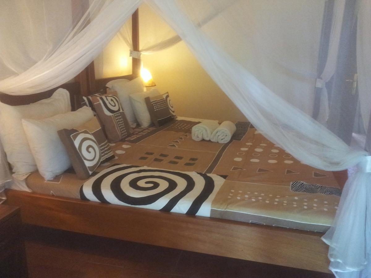Airport Guesthouse Entebbe Exterior photo
